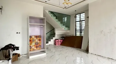 5 bedroom Fully detached duplex with BQ,