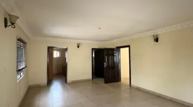 4 bedroom duplex with no BQ