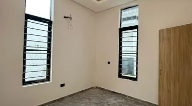 5 bedroom Fully detached duplex with BQ,