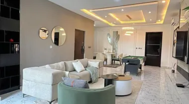 Spacious 2 Bedroom Apartment with Top Notch Amenities available for short/long stay.