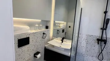 Apartment with top notch amenities available for short/long stay.
