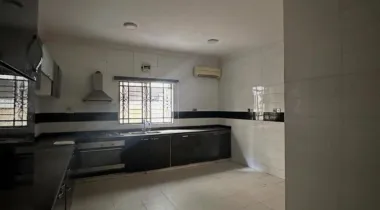 TO LET || Well maintained 4 bedroom terrace with bq and swimming pool  Location : ONIRU / VICTORIA ISLAND