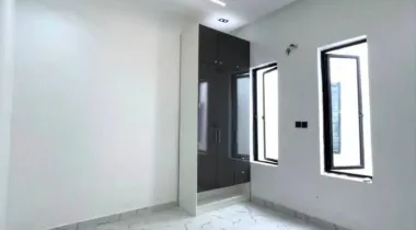 LUXURY 5BEDROOM FULLY DETACHED DUPLEX FOR SALE.