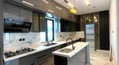 LUXURY 5BEDROOM FULLY DETACHED DUPLEX FOR SALE.