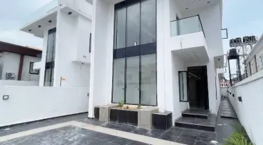 LUXURY 5BEDROOM FULLY DETACHED DUPLEX FOR SALE.