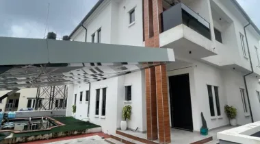5 bedrooms with bq and swimming pool