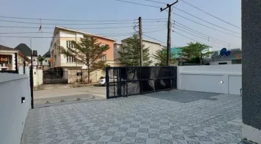 5 Bedroom Fully Detached Duplex