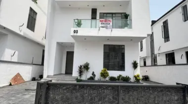 Magnificent 6 Bedroom Detached Duplex with Bq, swimming pool, rooftop terrace , Two patio, study room and cinema in a secured estate in Chevron