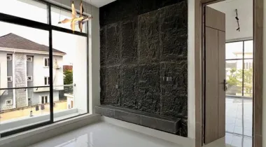 5 Bedroom Fully Detached Duplex