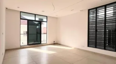 N1.4B Lekki Phase1 Duplex with Swimming Pool &amp; Cinema