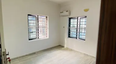 3 bedrolm flat apartment fully Serviced with 24hrs light