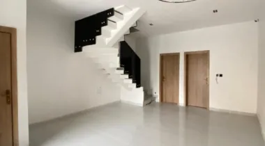 🔑🔑 4Bedrooms Semi-Detached Duplex  for Sale!!