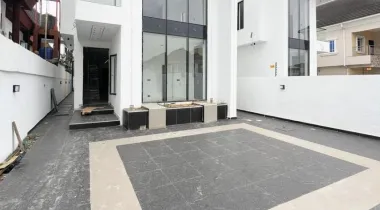 5 Bedroom Fully Detached Duplex