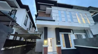 4 bedroom semi-detached ALONE IN A COMPOUND duplex with BQ and a security house at chevron Lekki Lagos.
