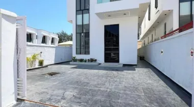 IKOTA LEKKI | 5 BED | N300M 5 BEDROOM FULLY DETACHED HOME WITH SWIMMING POOL FOR SALE