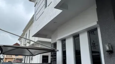 SELF SERVICED UNFURNISHED FULLY DETACHED 5BEDROOM DUPLEX WITH A BQ &amp; SECURITY HOUSE IN BERA ESTATE, OFF CHEVRON DRIVE , CHEVRON LEKKI