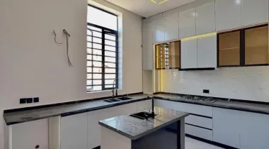 IKOTA LEKKI | 5 BED | N300M 5 BEDROOM FULLY DETACHED HOME WITH SWIMMING POOL FOR SALE