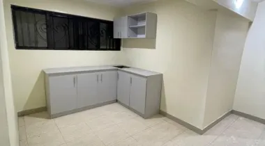 Large studio apartment with personal kitchen ( 24hrs light and clean running water