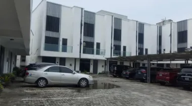 4bedroom terrace duplex with bq