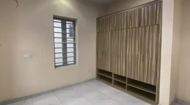 4 bedroom semi-detached duplex
