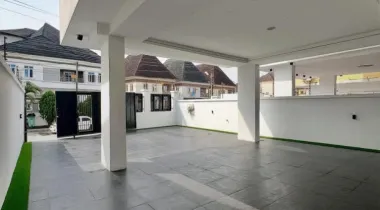 6 Bedroom Fully Detached Duplex