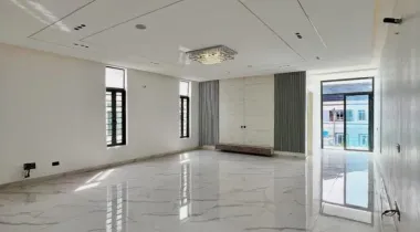 6 Bedroom Fully Detached Duplex