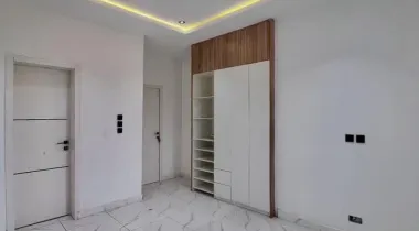 5 Bedroom Fully Detached Duplex