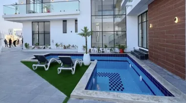 5 Bedroom Fully Detached Duplex