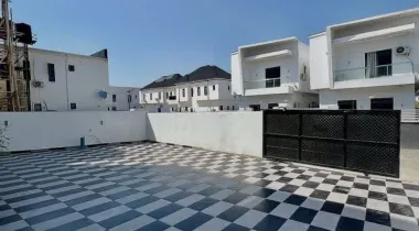AJAH LAGOS | 5 BED | N350M 5 BEDROOM FULLY DETACHED HOME WITH SWIMMING POOL, GYM ROOM, WET &amp; DRY KITCHEN, AMPLE PARKING SPACE FOR SALE‼️‼️