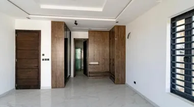 5-BEDROOM FULLY DETACHED LUXURY DUPLEX