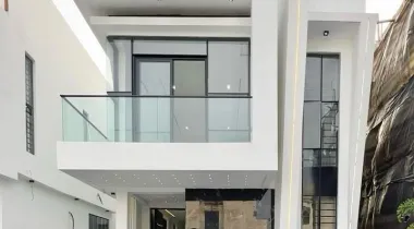 CHEVRON TOLL GATE LEKKI | N480M 5 BEDROOM FULLY DETACHED HOME WITH SWIMMING POOL, GYM ROOM, AMPLE PARKING SPACE FOR SALE