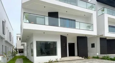 LEKKY COUNTY LEKKI | N550M  5 BEDROOM FULLY DETACHED HOME WITH CINEMA, ROOF TOP TERRACE, SWIMMING POOL SPACE FOR SALE