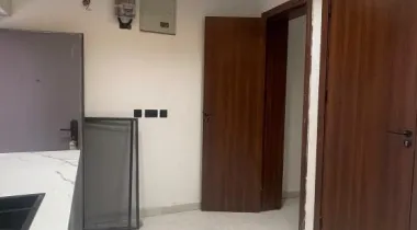 LUX 2BDR APARTMENT + BOYS QUARTERS +  ELEVATOR + SWIMMING POOL  + AMPLE PARKING IN A WELL SECURED AND  CALM  ESTATE IN ONIRU - VICTORIA ISLAND  - LAGOS.