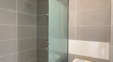 LUX 2BDR APARTMENT + BOYS QUARTERS +  ELEVATOR + SWIMMING POOL  + AMPLE PARKING IN A WELL SECURED AND  CALM  ESTATE IN ONIRU - VICTORIA ISLAND  - LAGOS.