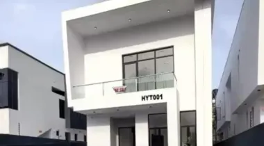 CHEVRON LEKKI | 5 BED | N500M CONTEMPORARY 5 BEDROOM FULLY DETACHED HOME WITH SWIMMING POOL, GYM ROOM/HOME OFFICE FOR SALE