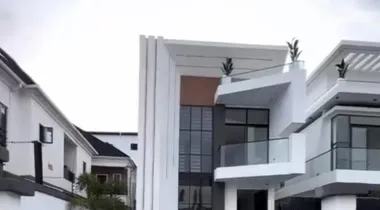 CHEVRON TOLL GATE LEKKI | 5 BED | N480M ASKING  CONTEMPORARY 5 BEDROOM FULLY DETACHED DUPLEX WITH SWIMMING POOL, GYM ROOM, AMPLE PARKING SPACE, BQ FOR SALE