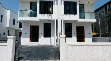 3 BED || 150 MLLION ||  IKOTA , LEKKI LAGOS