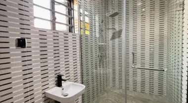 Sales Alert* 5bedroom fully detached with bq