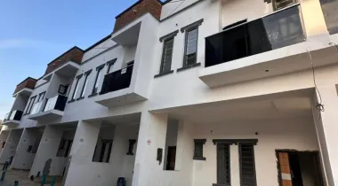 SALES ALERT* SERVICED 3 BEDROOM TERRACE DUPLEX FOR SALE!