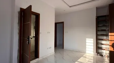 SALES ALERT* SERVICED 3 BEDROOM TERRACE DUPLEX FOR SALE!