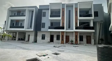 2 bedroom Apartment with Pool, Gym and security post FOR SALE