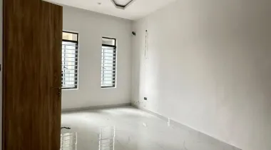 2 bedroom Apartment with Pool, Gym and security post FOR SALE