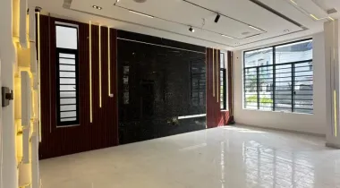 5 bedroom Fully detached duplex with BQ