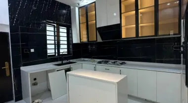 5 bedroom Fully detached duplex with BQ