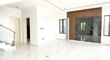 4 Bedroom Duplex for rent
