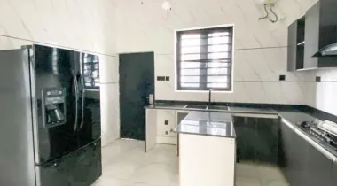 4 Bedroom Duplex for rent