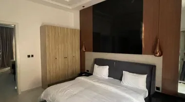 Outstanding 3 bedroom unfurnished apartment with BQ is NOW AVAILABLE for LEASE — move-in ready.