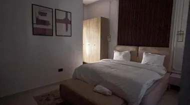 Outstanding 3 bedroom unfurnished apartment with BQ is NOW AVAILABLE for LEASE — move-in ready.