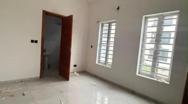 5 bedroom fully detached duplex two bq and solar panels for rent