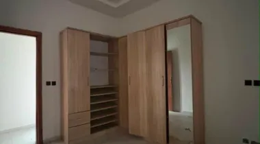 5 bedroom fully detached duplex two bq and solar panels for rent